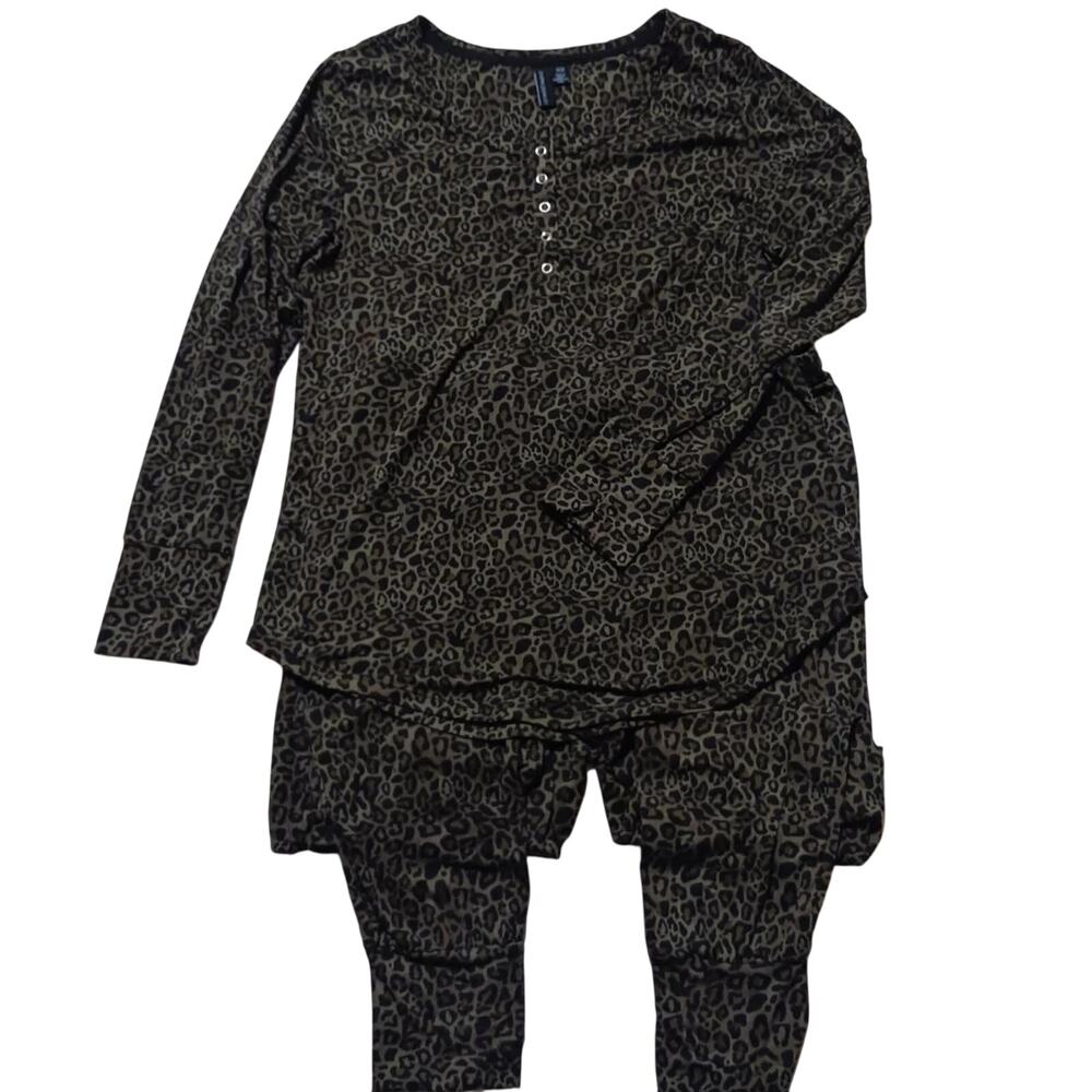 NEW leopard Cynthia rowley M pajamas set pjs  soft stretch